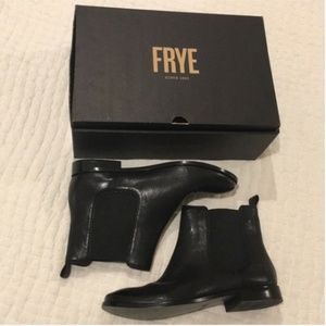 Frye Anna Chelsea - 9.5 Never Worn Outside